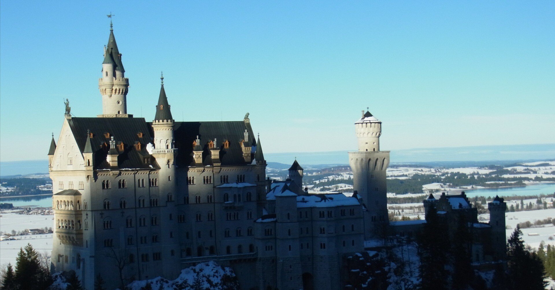 ドイツ旅行記⑤】ルートヴィヒ二世の夢見た幻想城「ノイシュバン