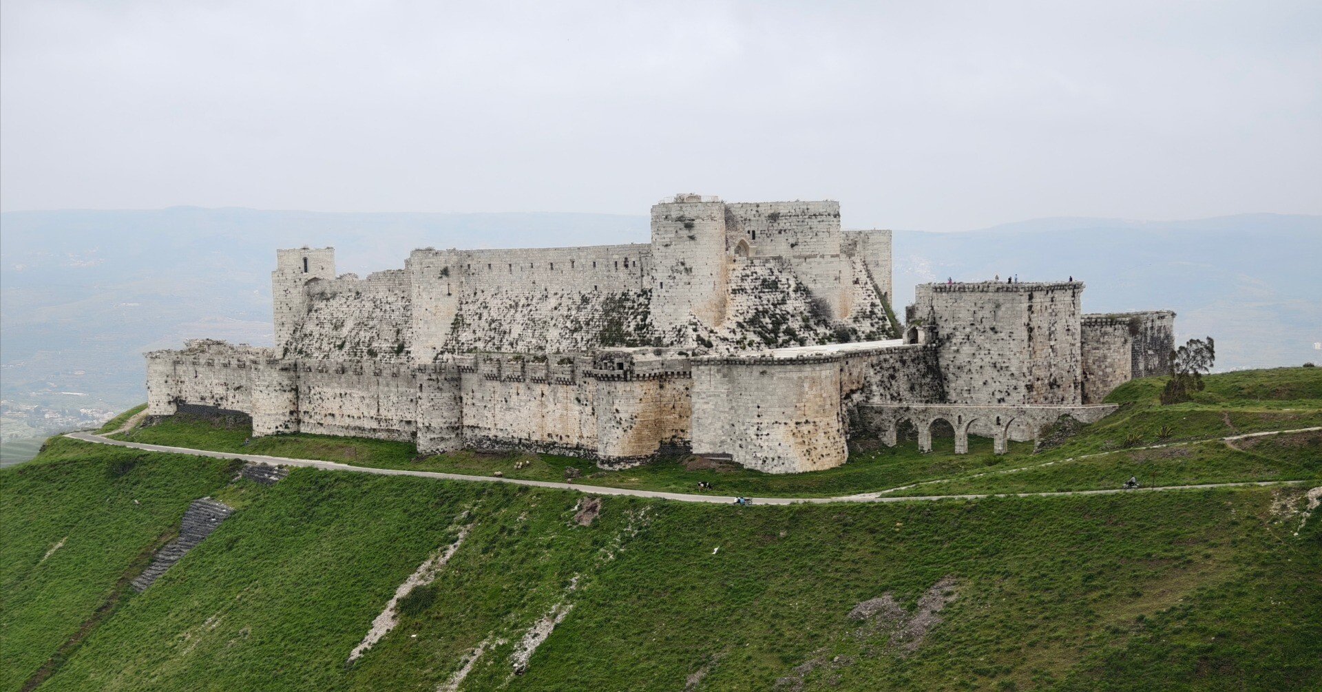 中東旅行記 part5 十字軍最大の要塞クラック・デ・シュヴァリエ｜たっかー