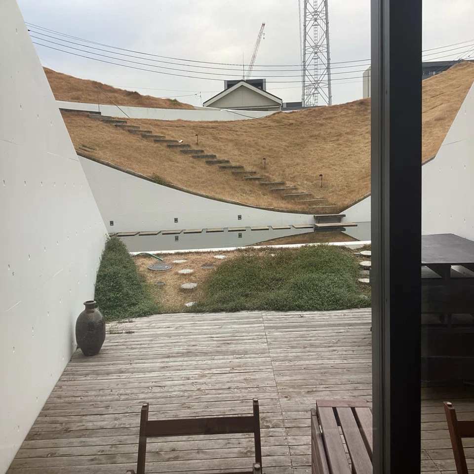 六町ミュージアムフローラ 〜六町の住宅地に突如現れるオシャレな建築