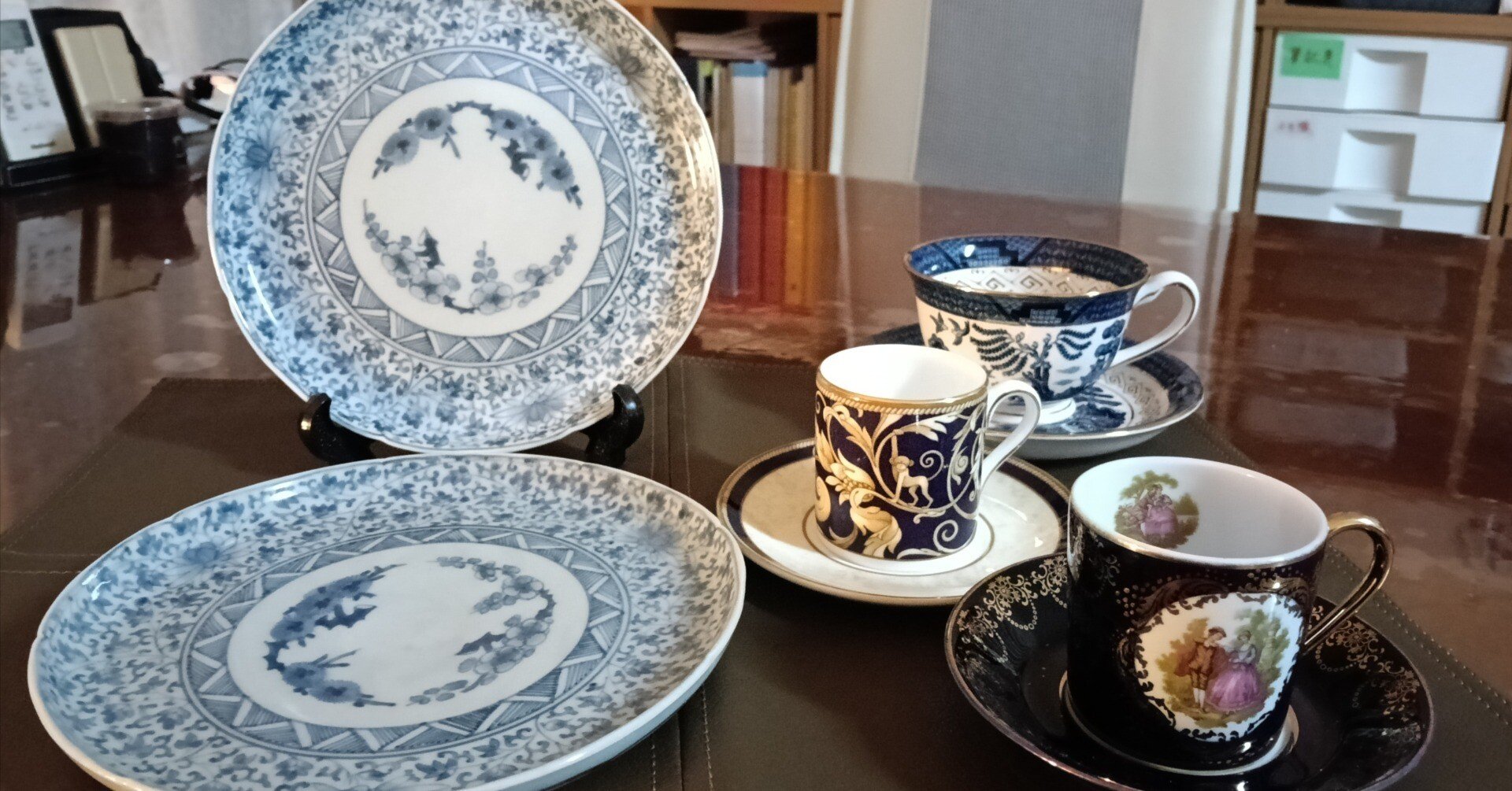 古伊万里の癒し｜元禄時代の花唐草の6寸皿｜ゆんたく