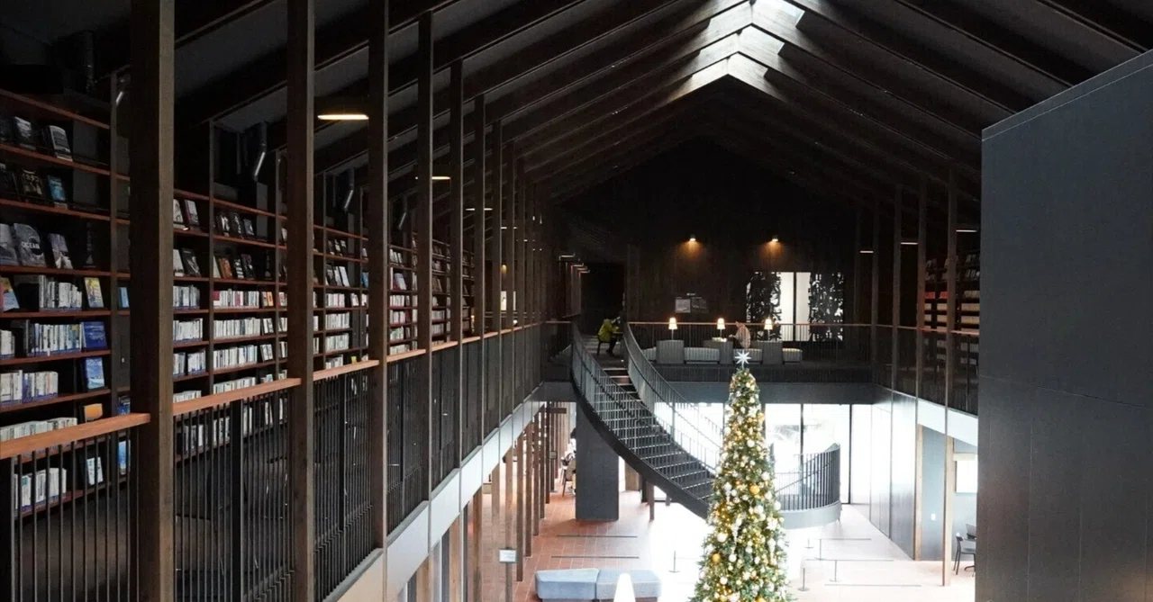 BOOKMARK STORAGE (Igamachi Library) | A wooden library building that ...