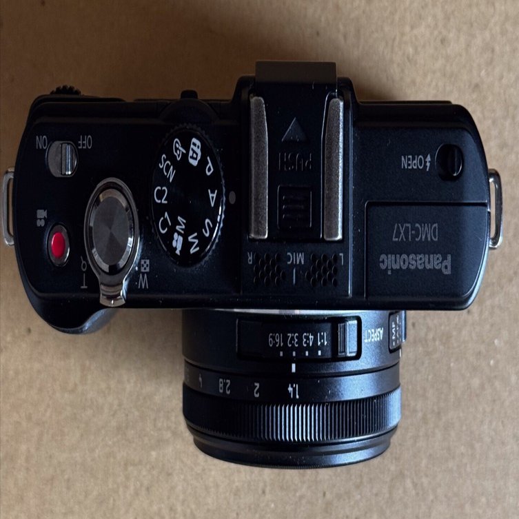 LUMIX DMC-LX7｜T.Reds Ikeura