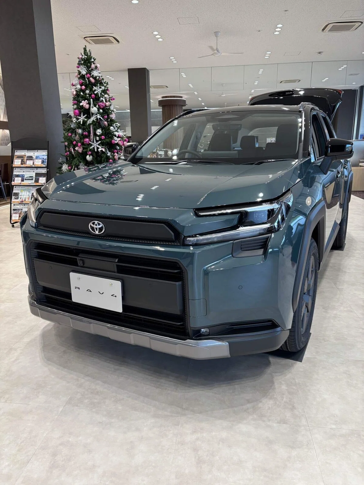 【第4回】新型RAV4とレクサスRX、実車を見て気づいた「本当に欲しい一台」｜LEXUS & TOYOTA好き！