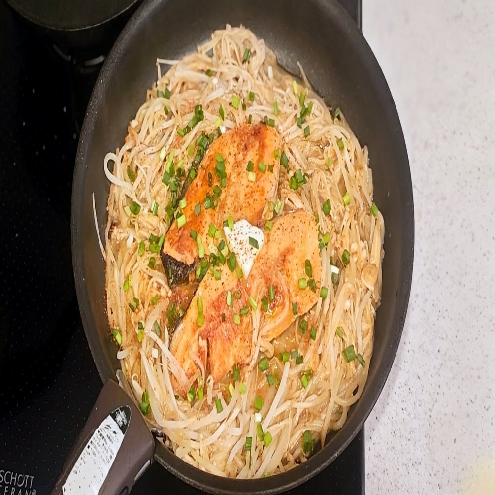 🐟 鮭・もやし・えのきの簡単ちゃんちゃん焼き風｜まさむね