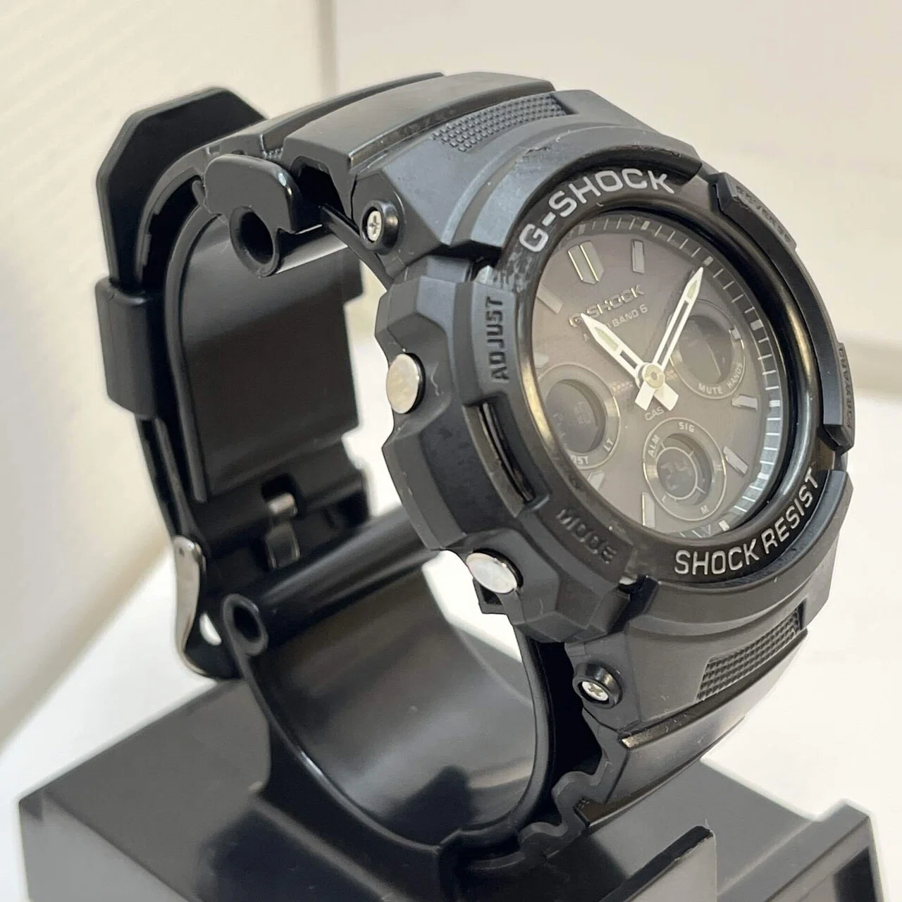 ビジネスにも使える黒。G-SHOCK AWG-M100Bの実用機能レビュー」｜ヒロケン