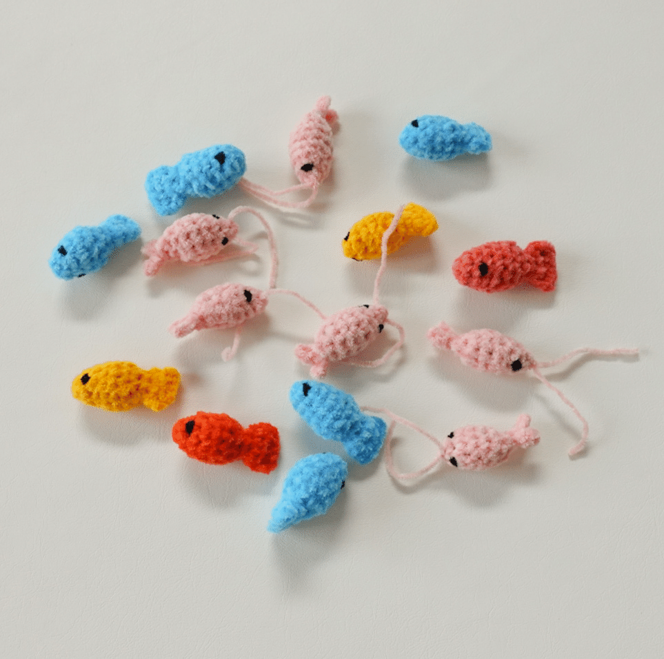 小魚、オキアミのあみぐるみを作りました｜sora.