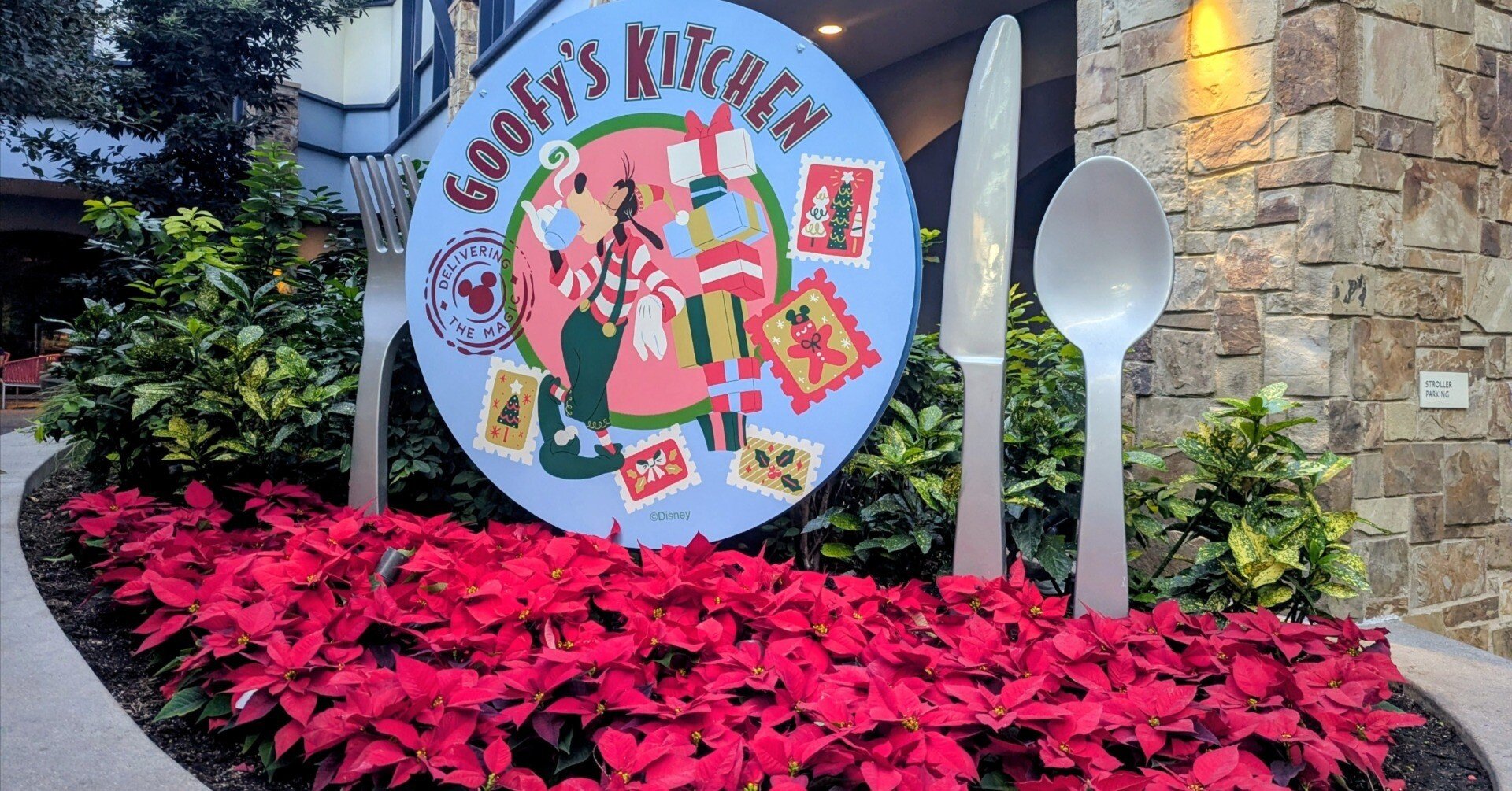クリスマス🎄カリフォルニアディズニーひとり旅【Goofy's Kitchen