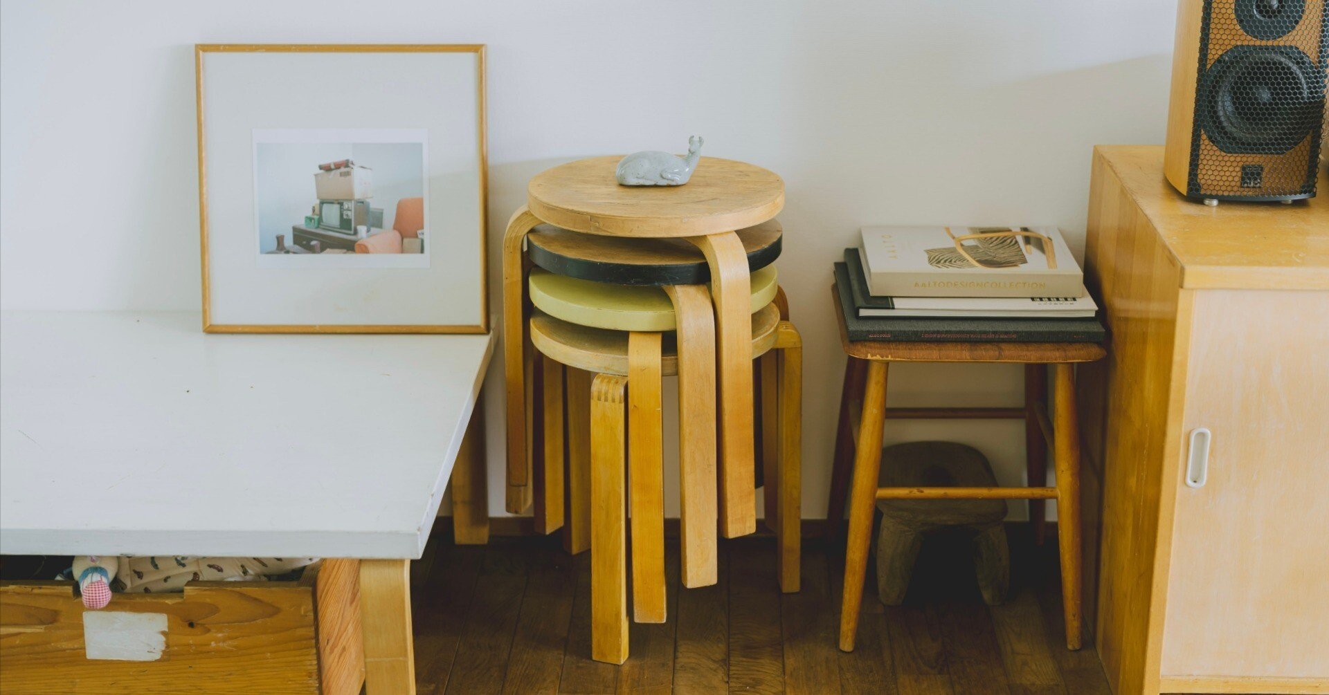 家中にイスを点在させて、どこでもくつろげる配置に｜住まいと暮らし