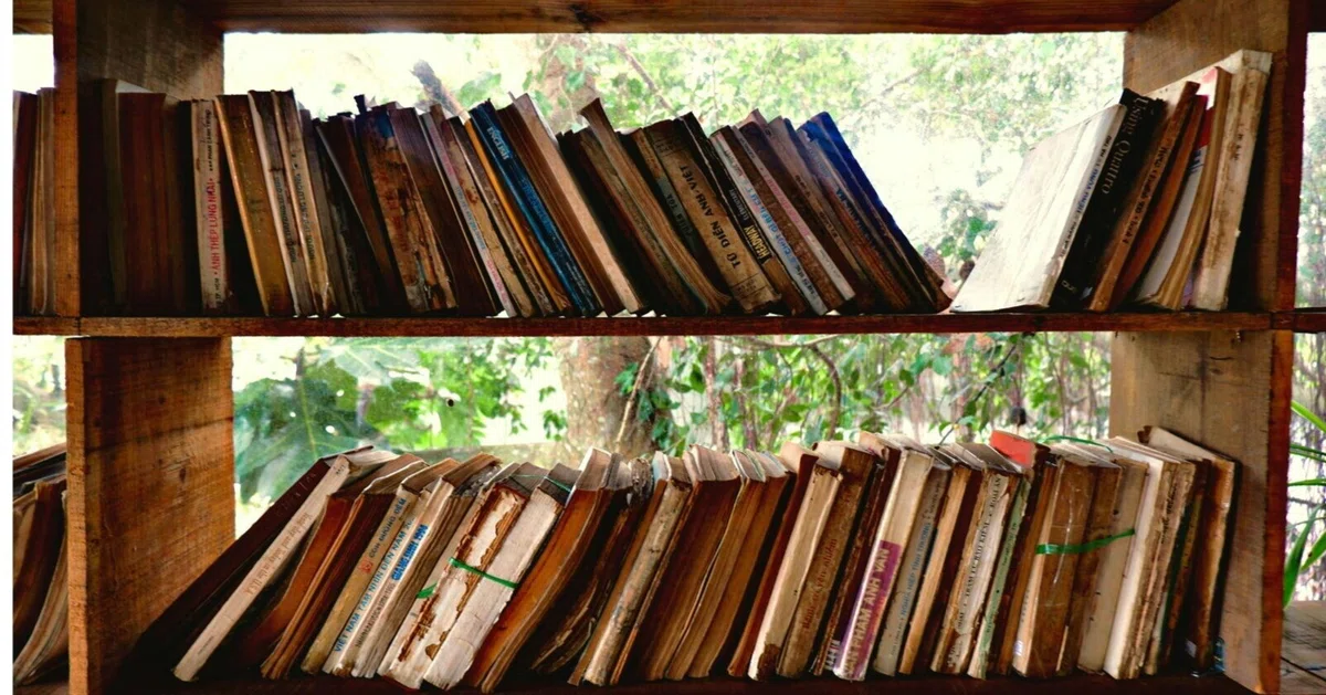 Note Peper Books A Room with Old Books|ルナ・ツムギ Luna Tsumugi