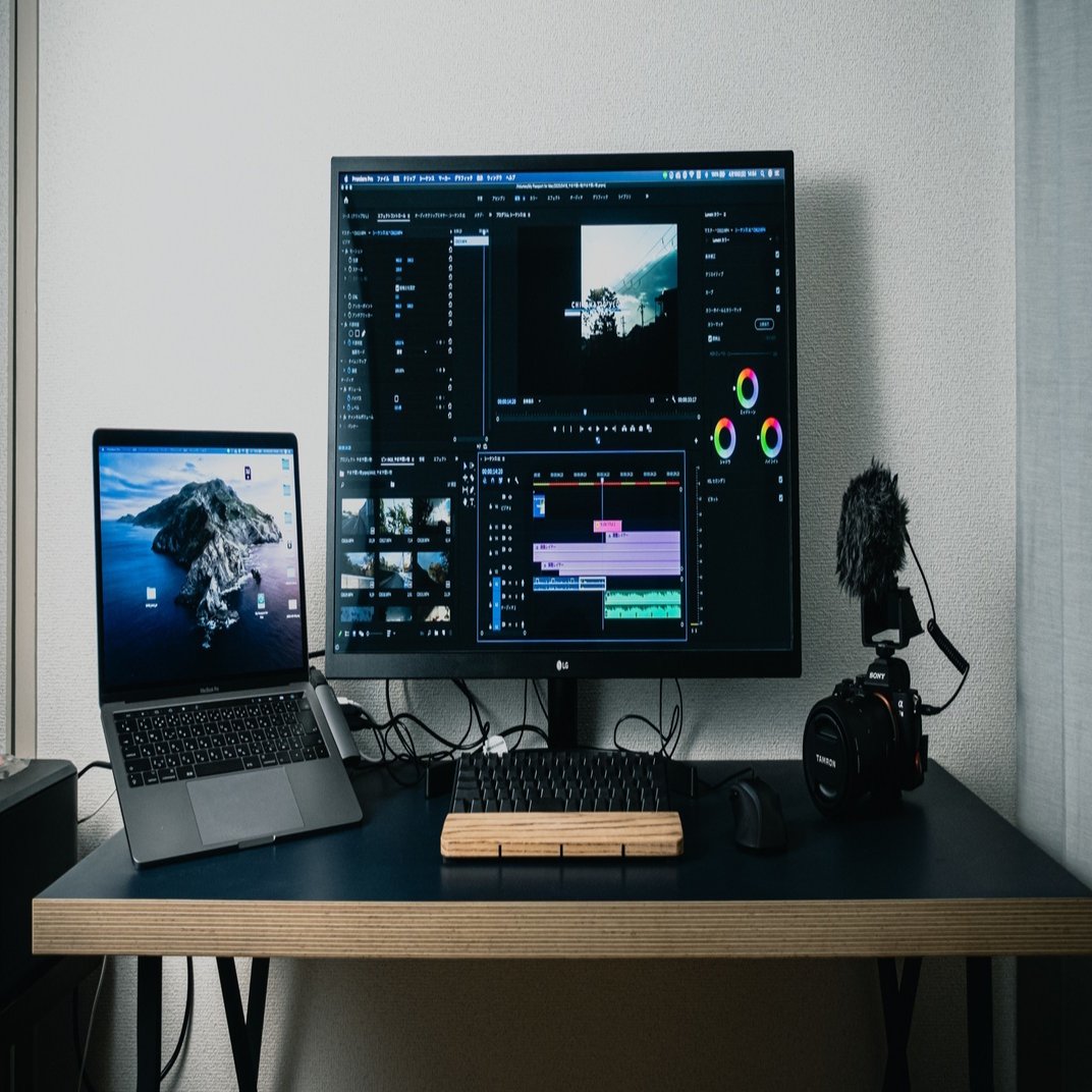 映像クリエイターのデスクトップセットアップツアー｜ひで｜大阪の映像