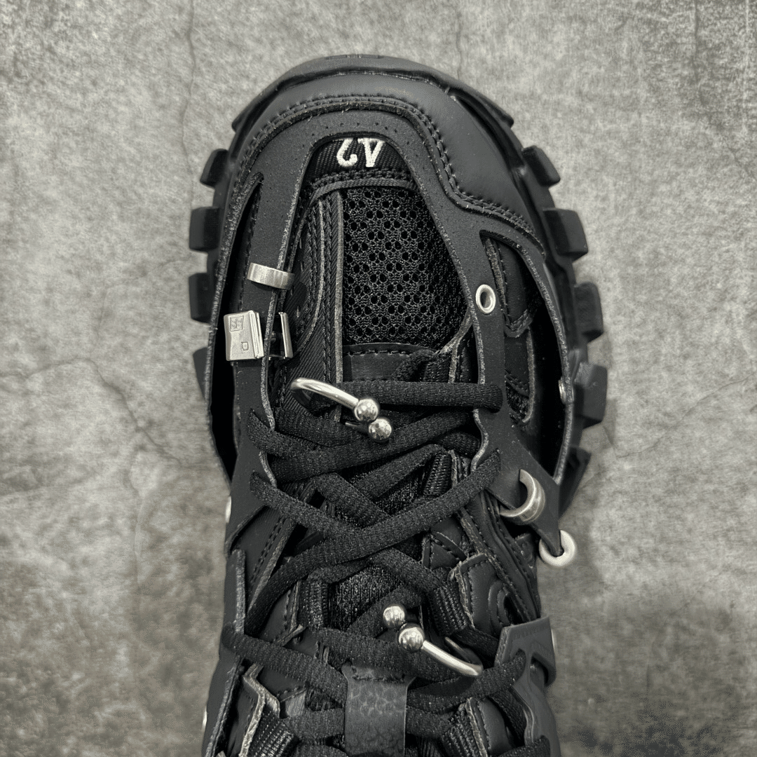 バレンシアガ トラック ピアス スニーカー542023WTRPG1000｜Fog Kicks