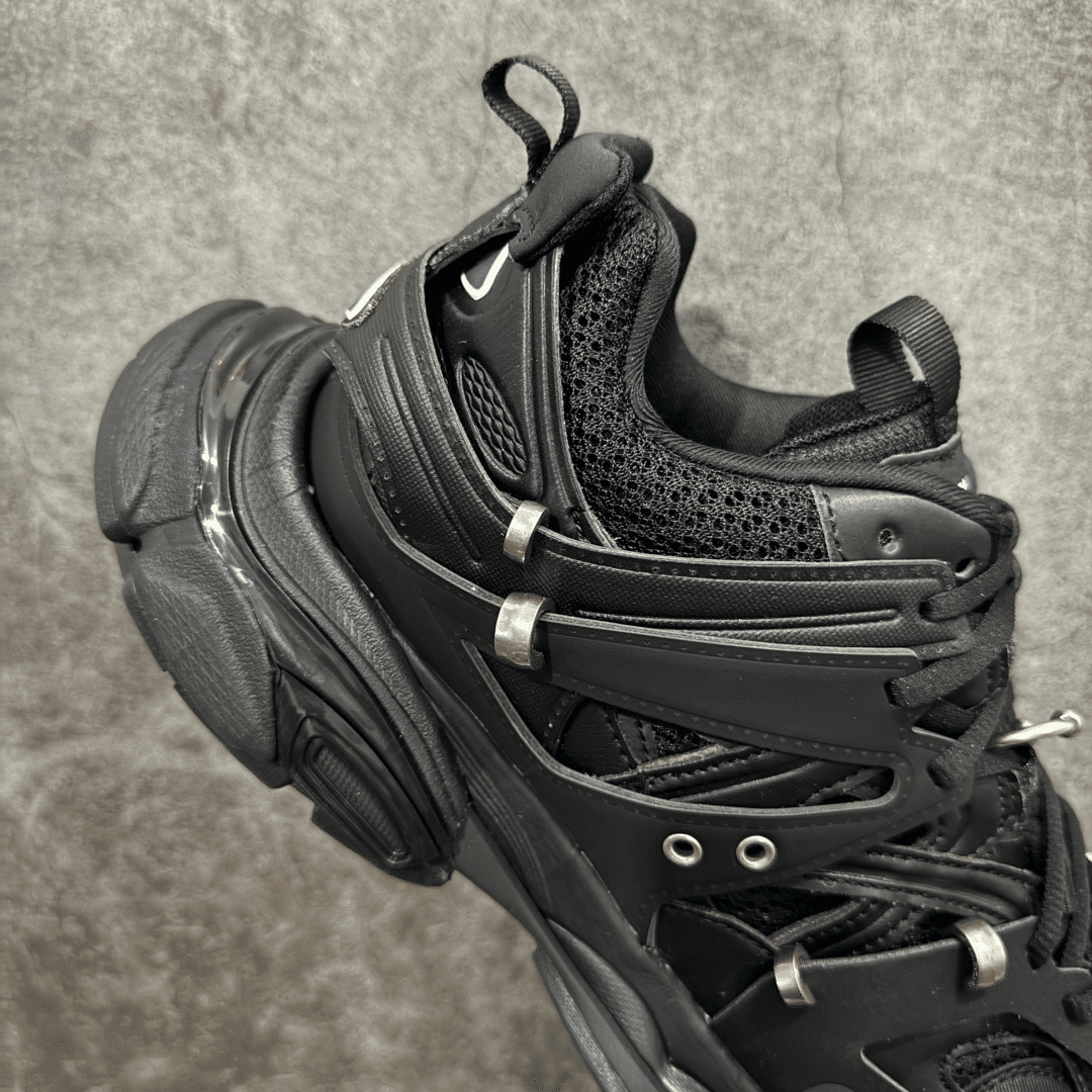 バレンシアガ トラック ピアス スニーカー542023WTRPG1000｜Fog Kicks