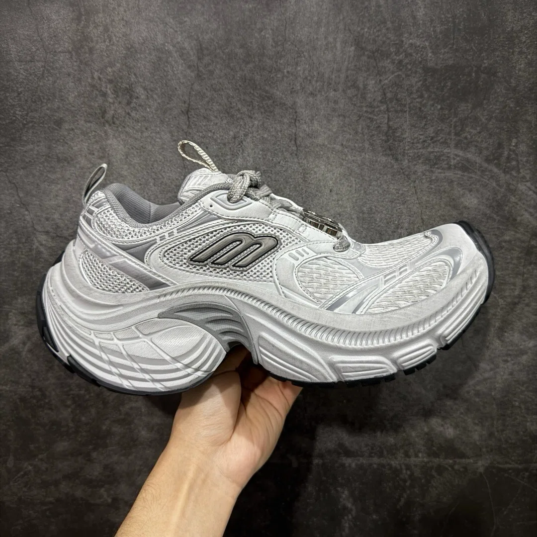 バレンシアガ 6XL ハードウェア スニーカー815859W6XHW1100｜Fog Kicks