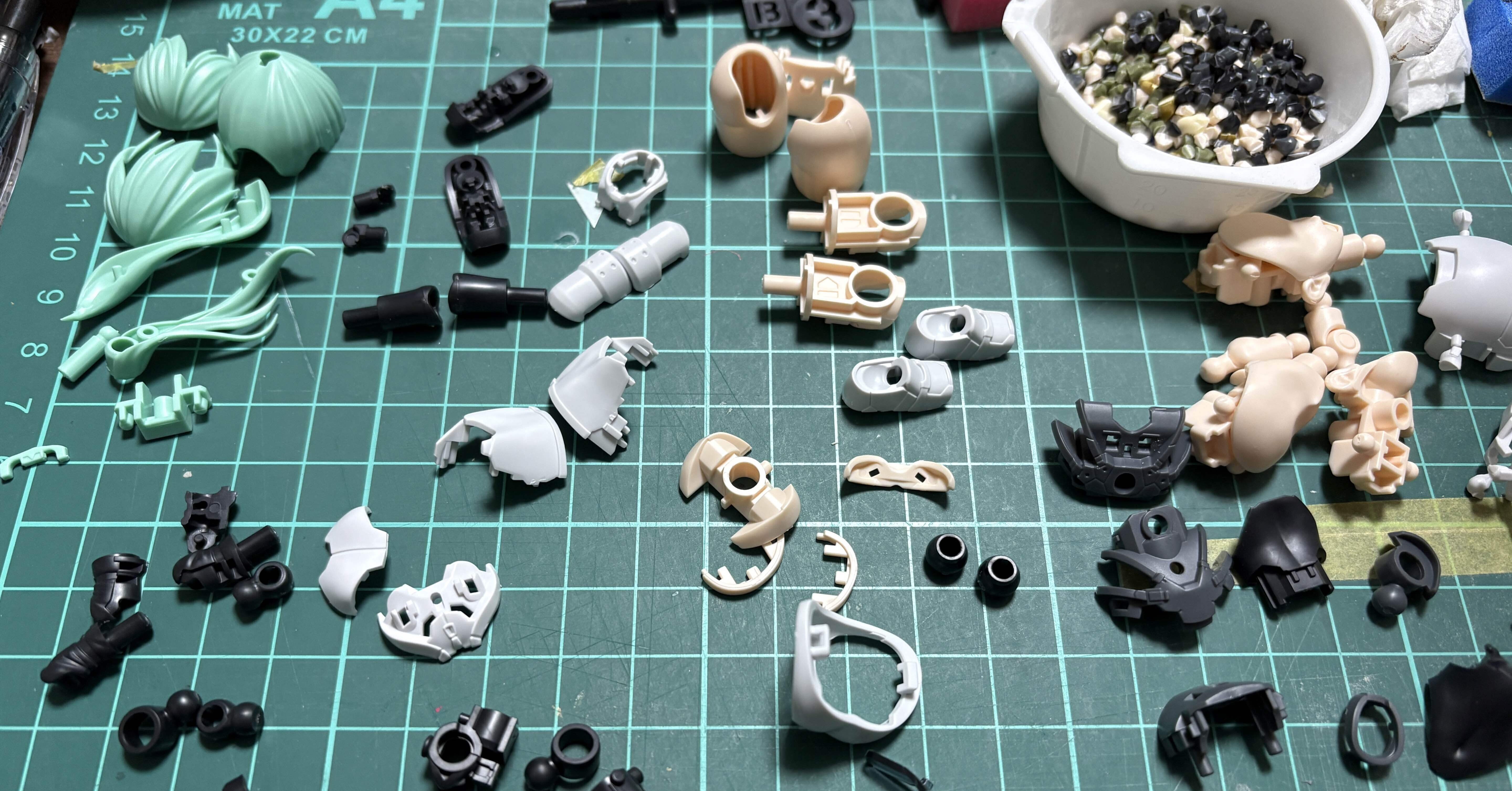 新作30MSをパチ組しながら、正直いろいろ考えていた話｜バズーカザキコ