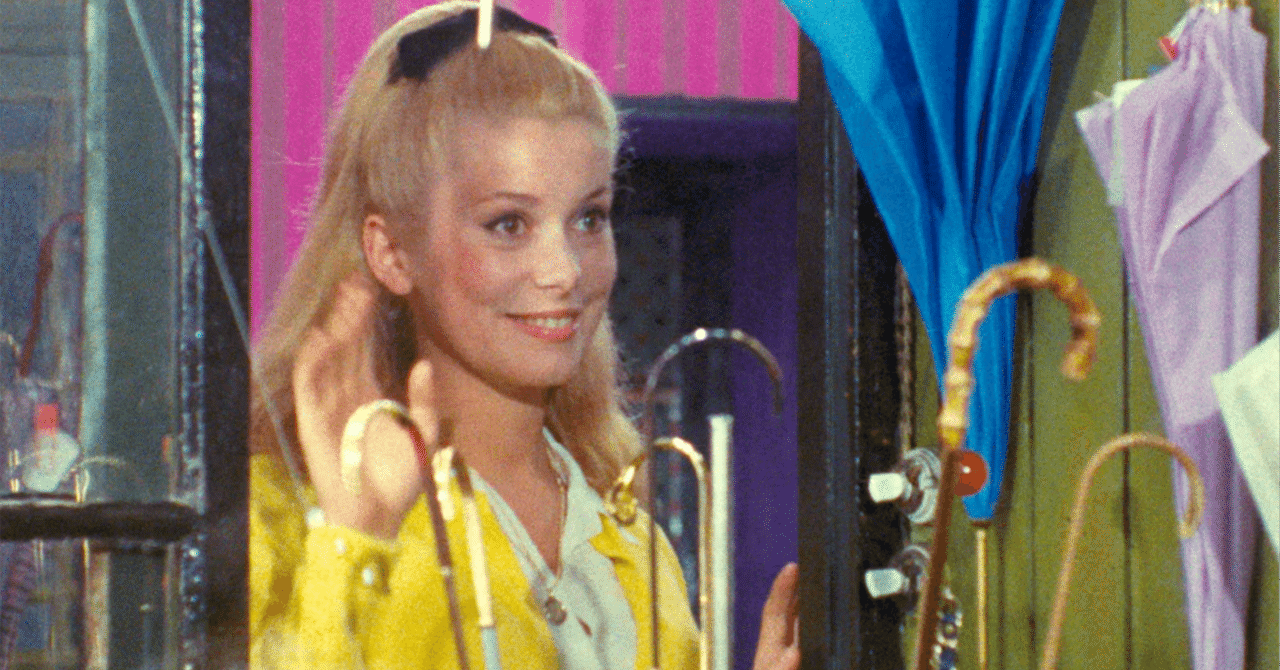 色鮮やかな歌の光と影 －映画『シェルブールの雨傘』の魅力｜ミック