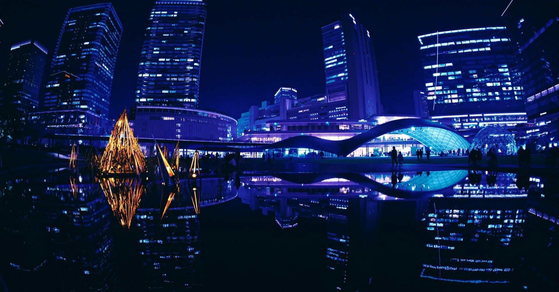 2025年12月19日大阪梅田散歩。グラングリーン大阪、グランフロント大阪