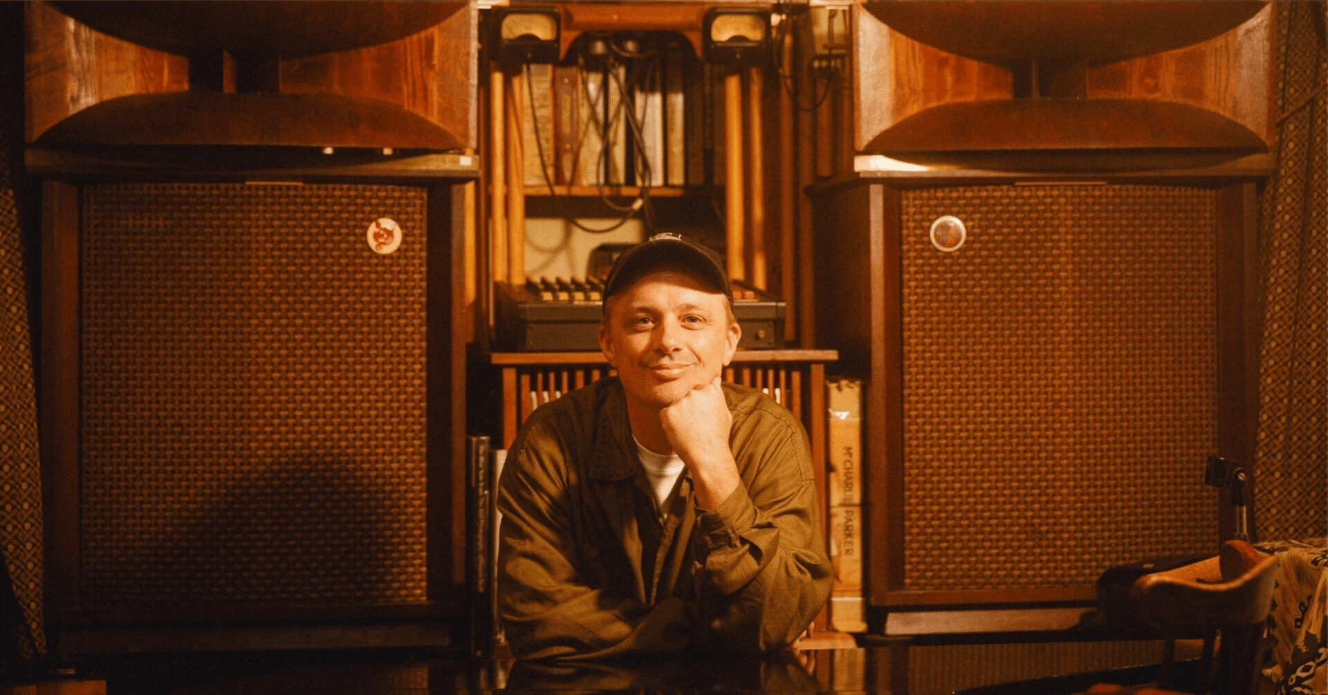 日本発「音楽喫茶」文化を描くドキュメンタリー『百年の音色』。監督ニック・ドワイヤーが語る“ニッチの都”東京。｜midizine by MIDI INC.