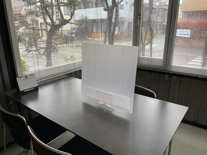 透明パーティションは簡易でも Com Design Note 透明パーティションは簡易でも Com Design Note
