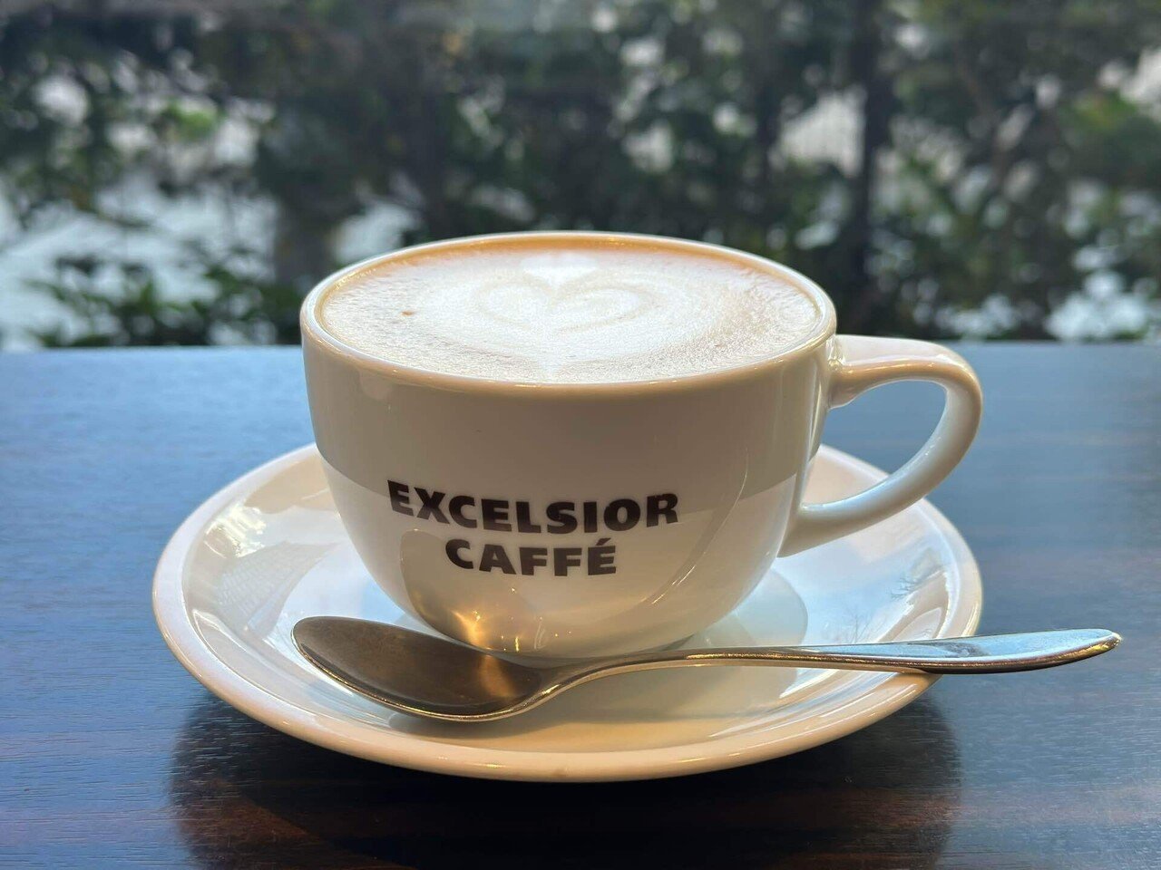 カフェラテと、うつわと、ラテ上手いネキ。｜渡辺 成美