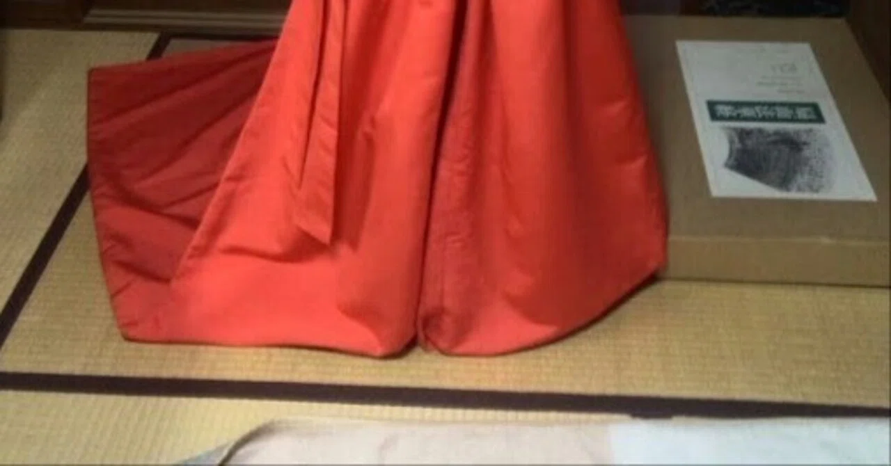 十二単を作ってみた ― 平安装束、再現の記録 ―』②「長袴編」｜山本 晴香