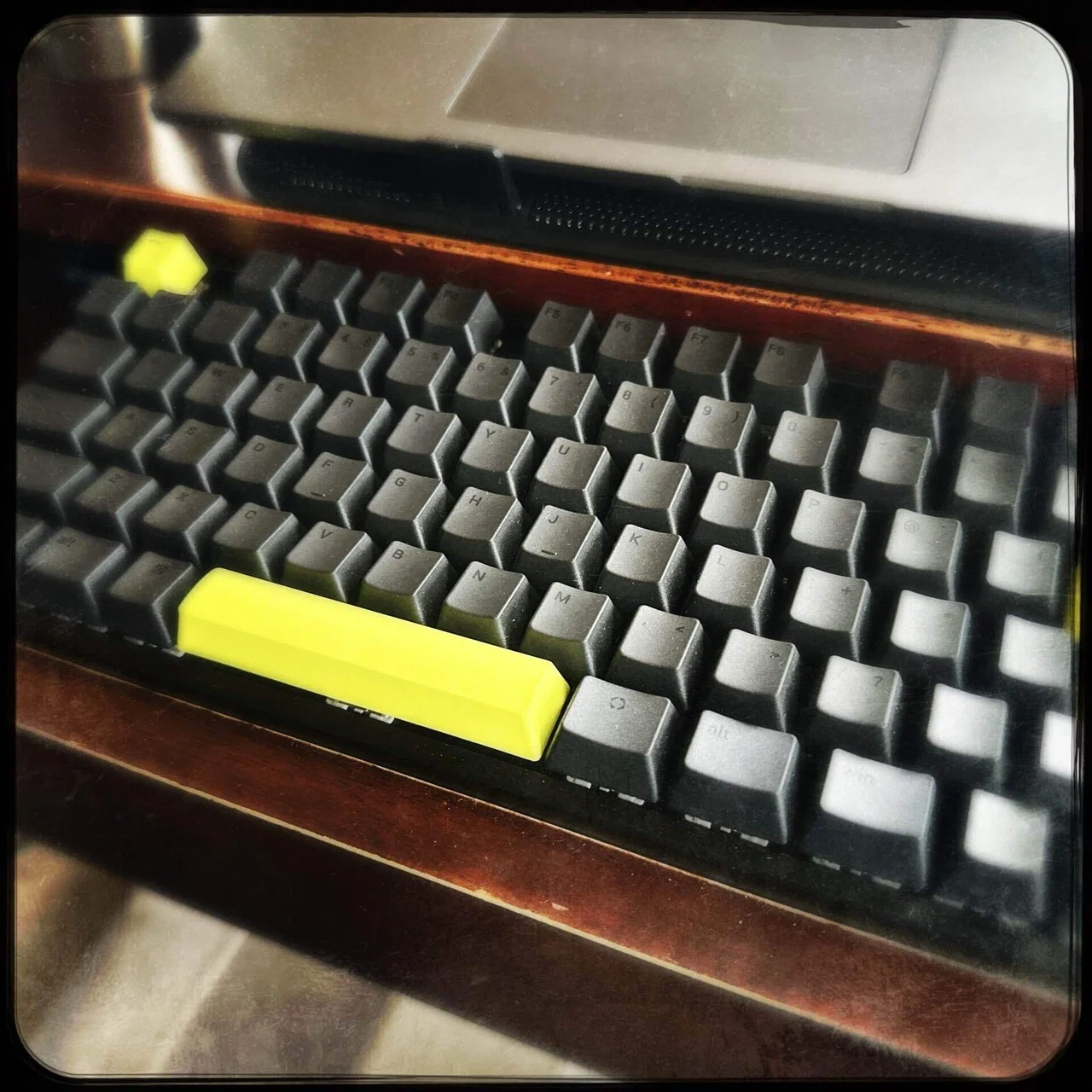 キーキャップ変更で化けた相棒、Keychron K8 Pro｜さやきち