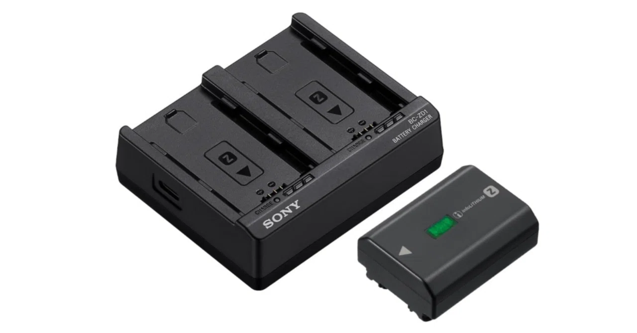 <希少品> SONY D-150 車載用電源供給スタンドセット ソニーαを新規で買ったら、揃えたい「充電の土台」──ACC-ZD1Kが“撮影