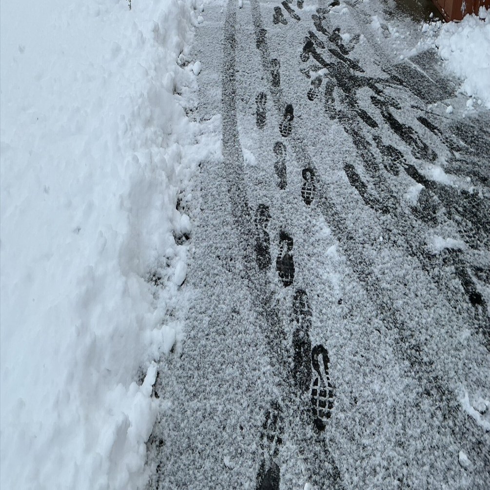 今シーズン初の雪かき｜DJ.プラグマティクス