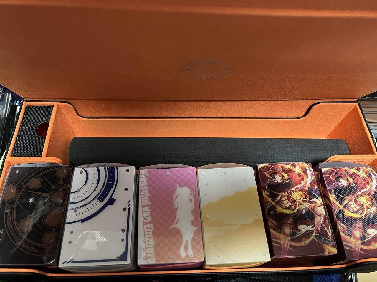 【最終値下げ】バンドリ Roselia スリーブ、デッキケース、プレイマット 最終値下げ】バンドリ Roselia スリーブ、デッキケース、プレイマット