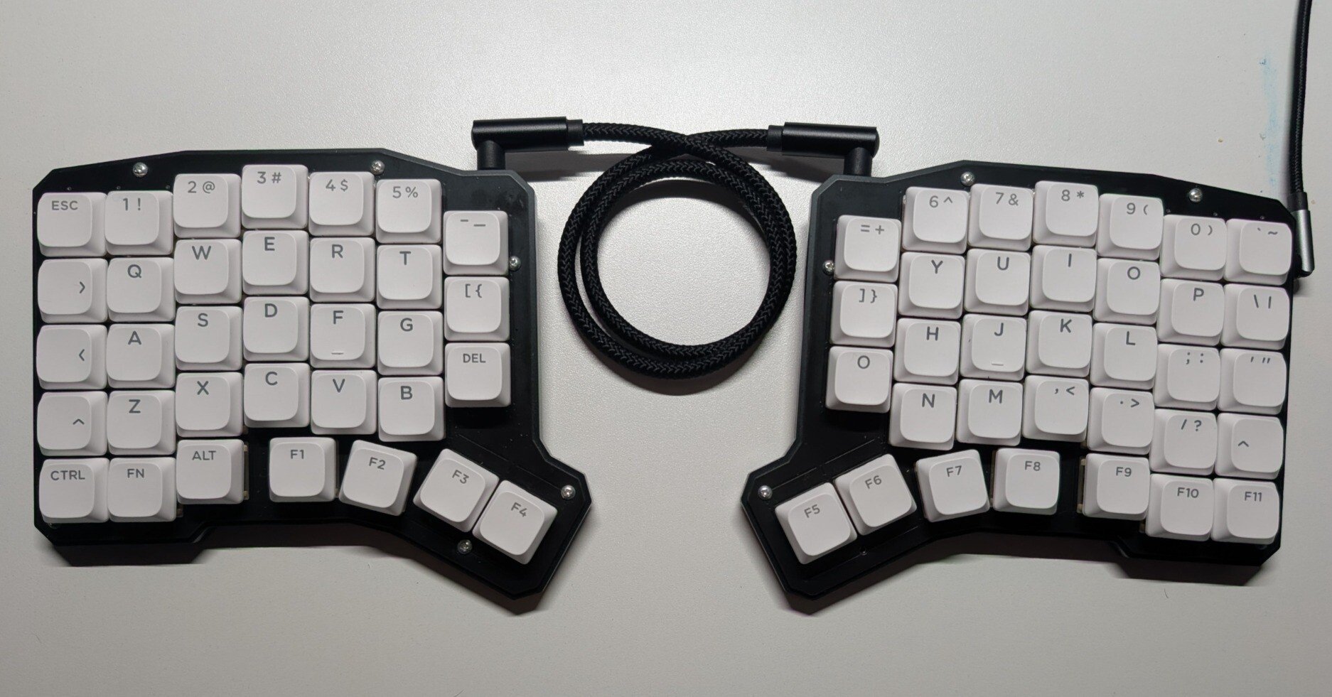 Ergo68をロープロ化して「脱リストレスト」！快適なデスク環境への道