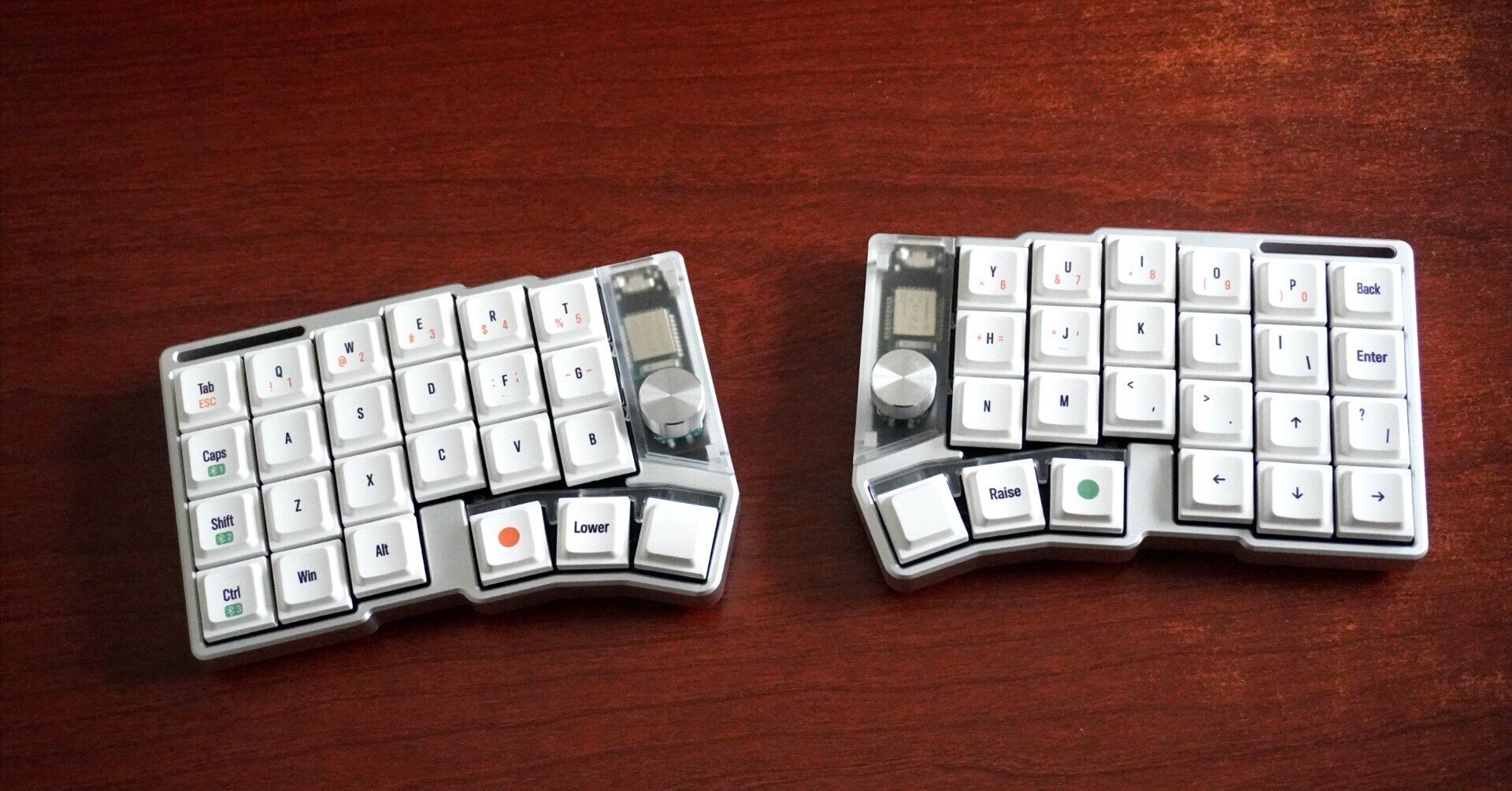 Jezail Funder Cornix LP 分割キーボード シルバー Cornix LP 無線 分割キーボード アルミ筐体 Bluetooth対応 ロー