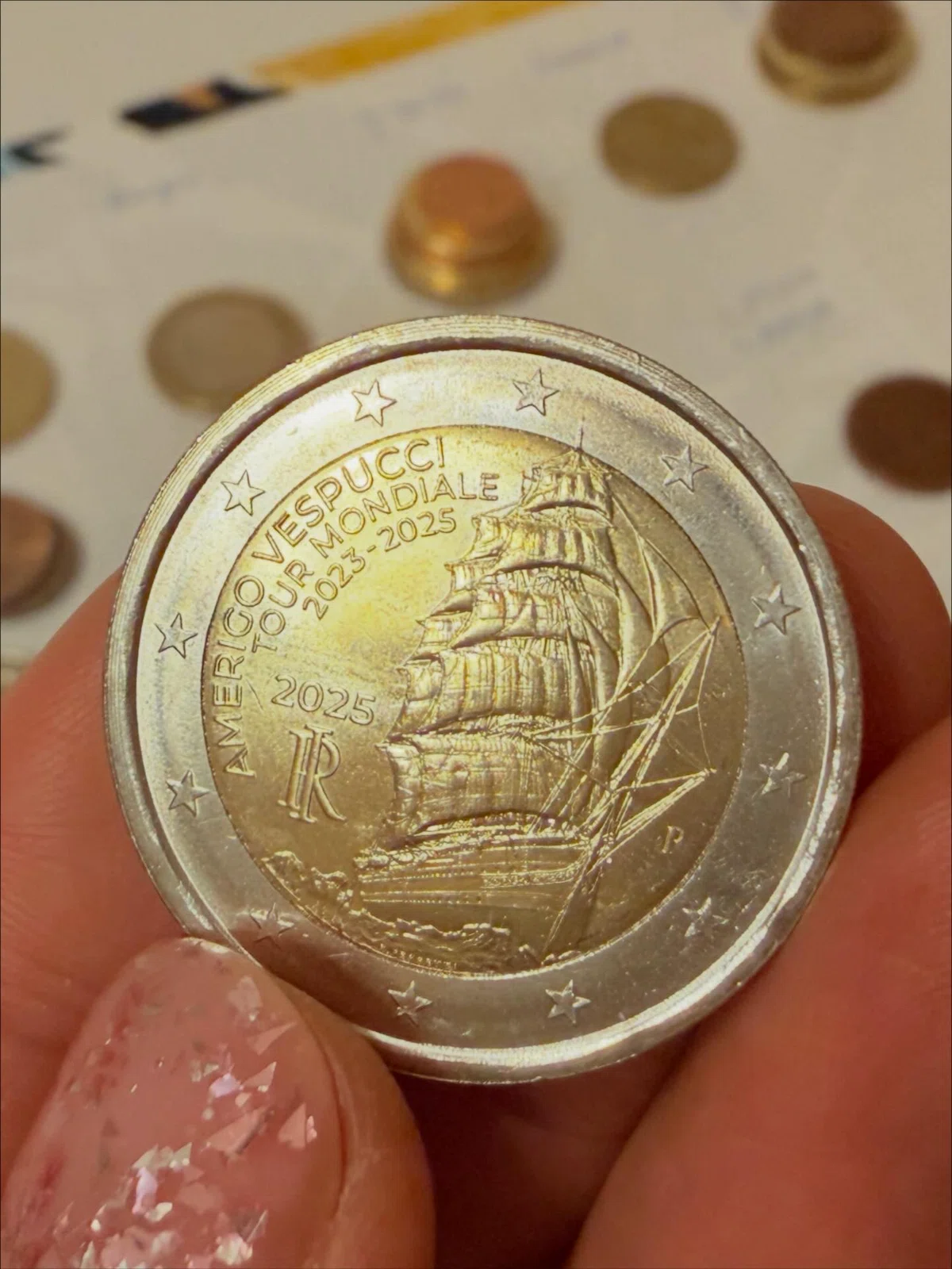 [Italy] Where did the Euro € in my hand come from? I turned my piggy ...
