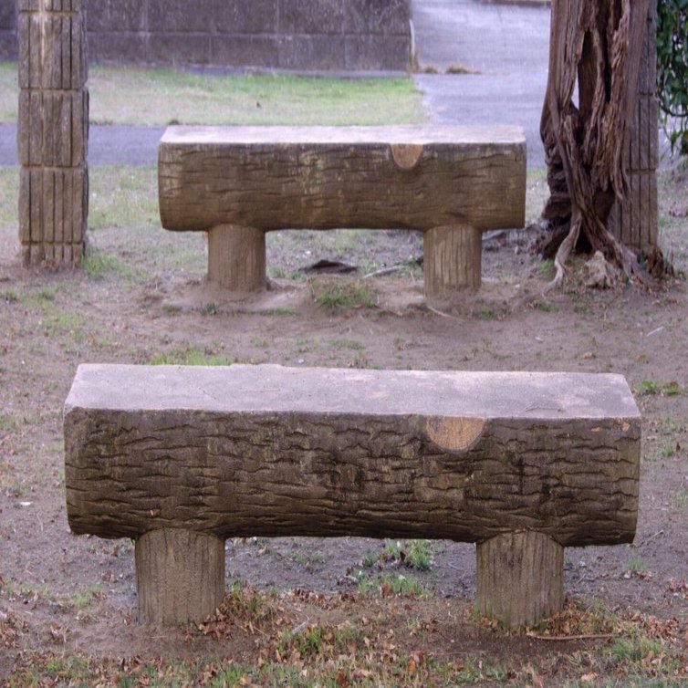 丸太のベンチ｜佐久間ディック