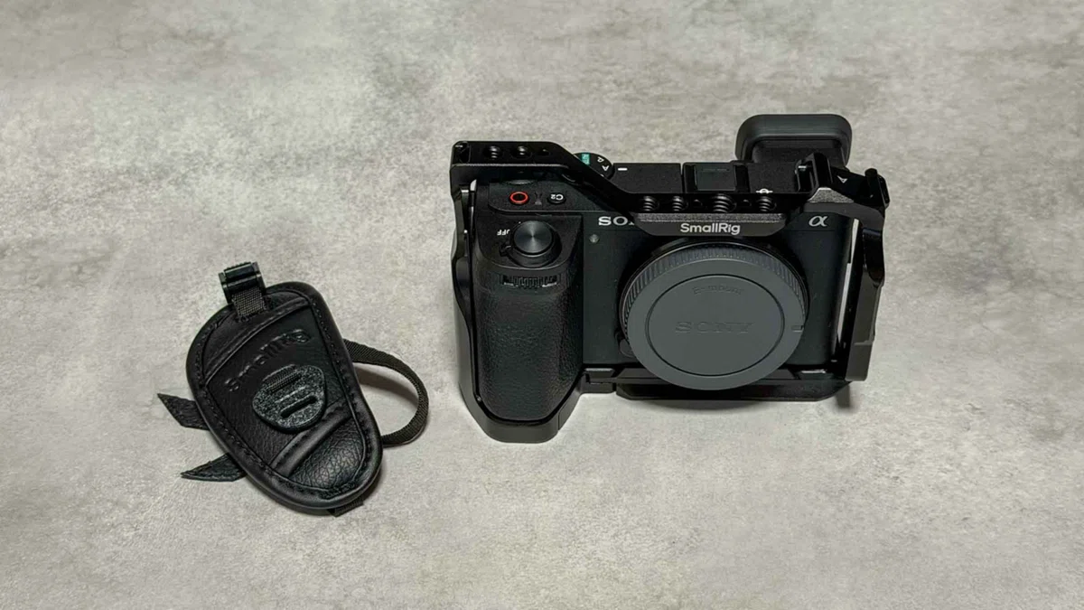 SONY α6700 本体 SmallRigフルケージ付き SmallRig Cage Kit 4336 for
