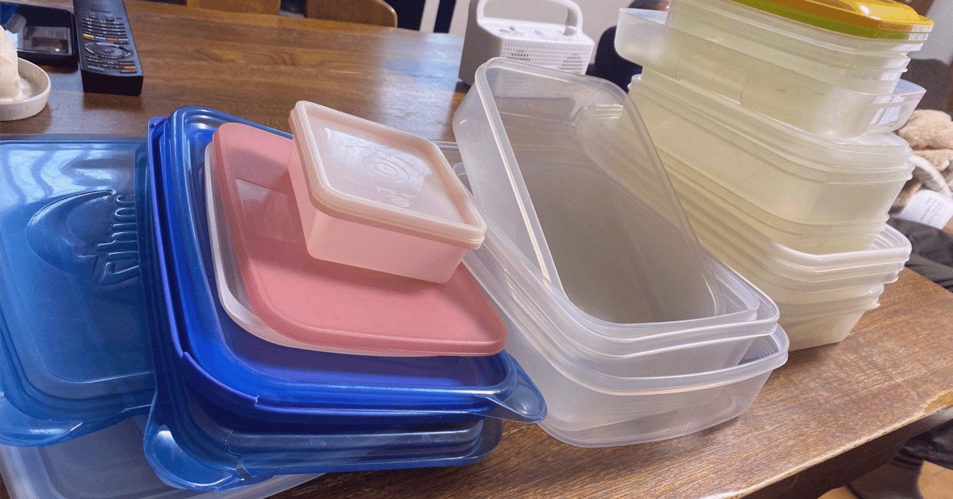 タッパーと靴下｜サトウヨシヒロ｜シニアなクリエイティブディレクター