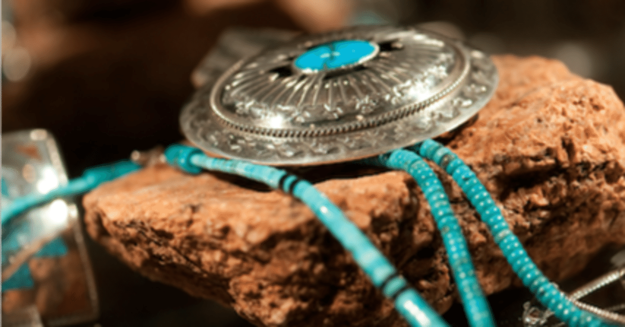 悠久の空を掌に。碧天の守護石「ターコイズ」が紡ぐ、時空を超えた物語