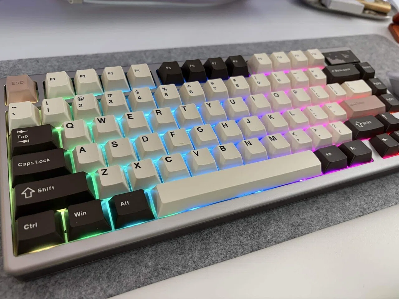 見た目はまるでチョコレート⁉︎なキーボード｜Womier SK-71 PRO｜saban