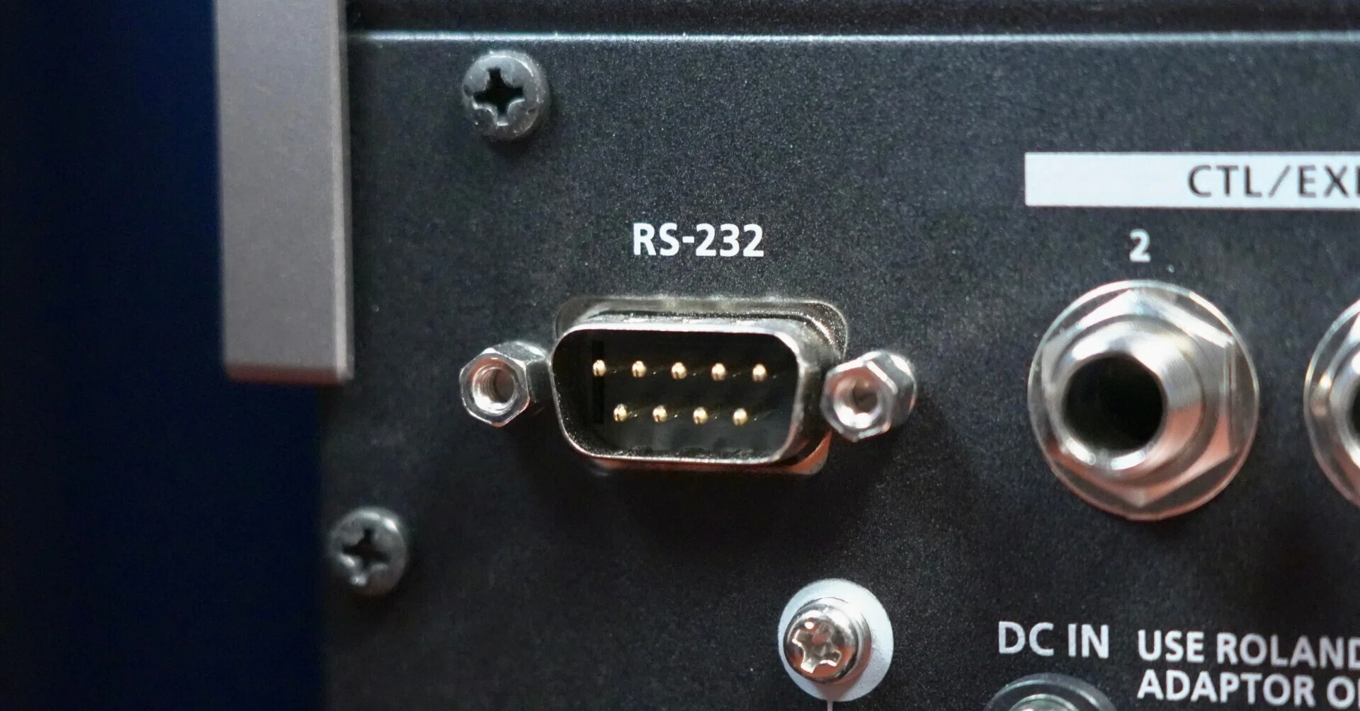 配信機器・PA機器・レコーディング機器 Tinh Rolandの映像スイッチャーをRS-232とUSBの変換ケーブルでリモート操作