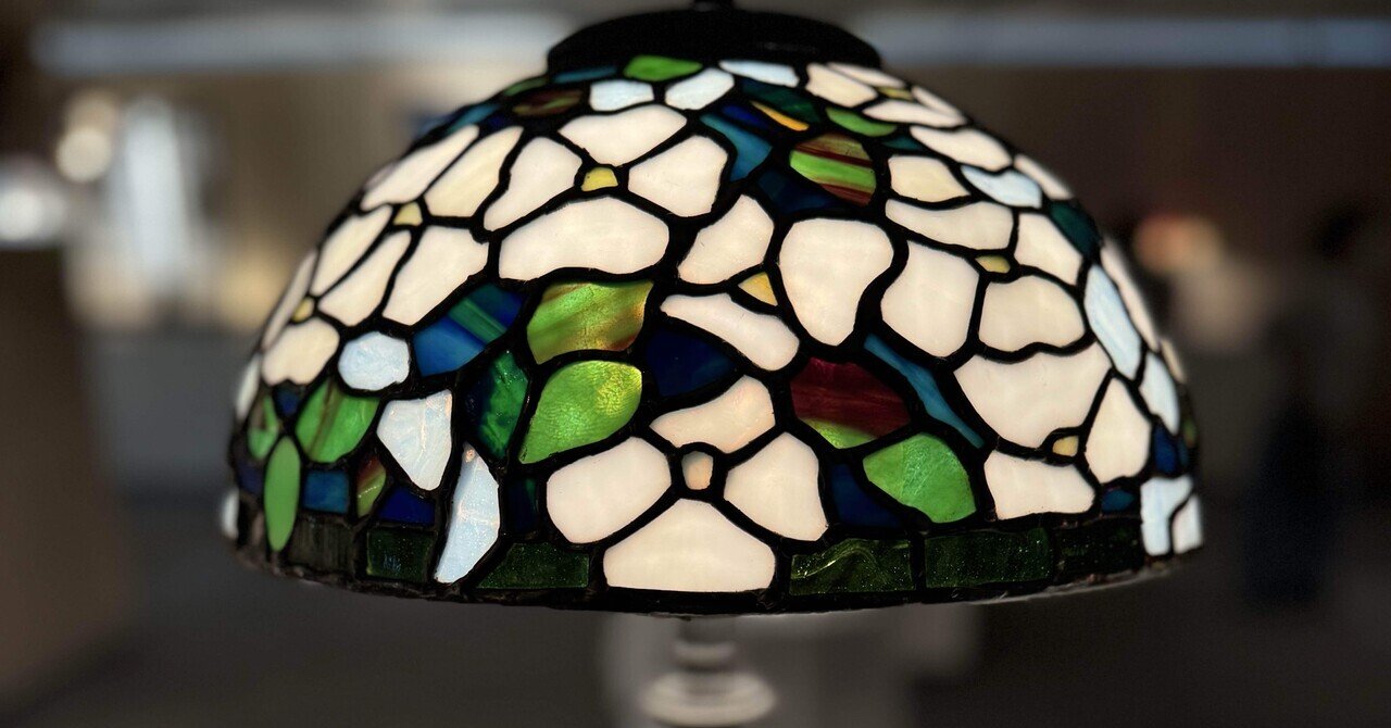 ステンドグラス さいたま市うらわ美術館にて、工芸家 臼井定一による ステンドグラス