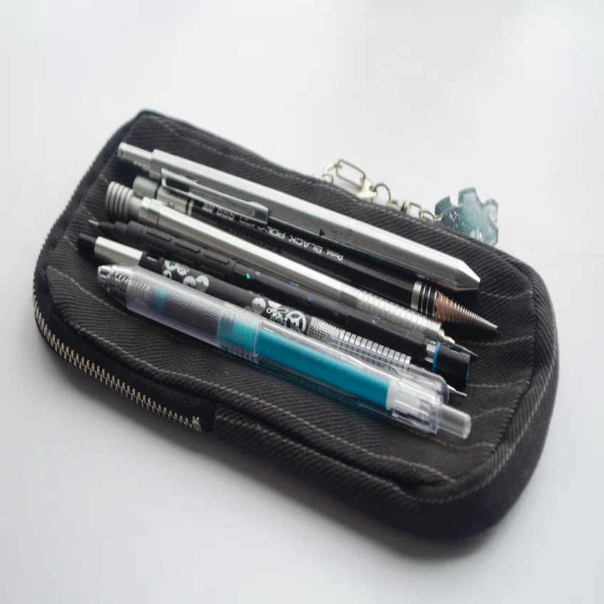What's in Drawing Pencase?｜鴇