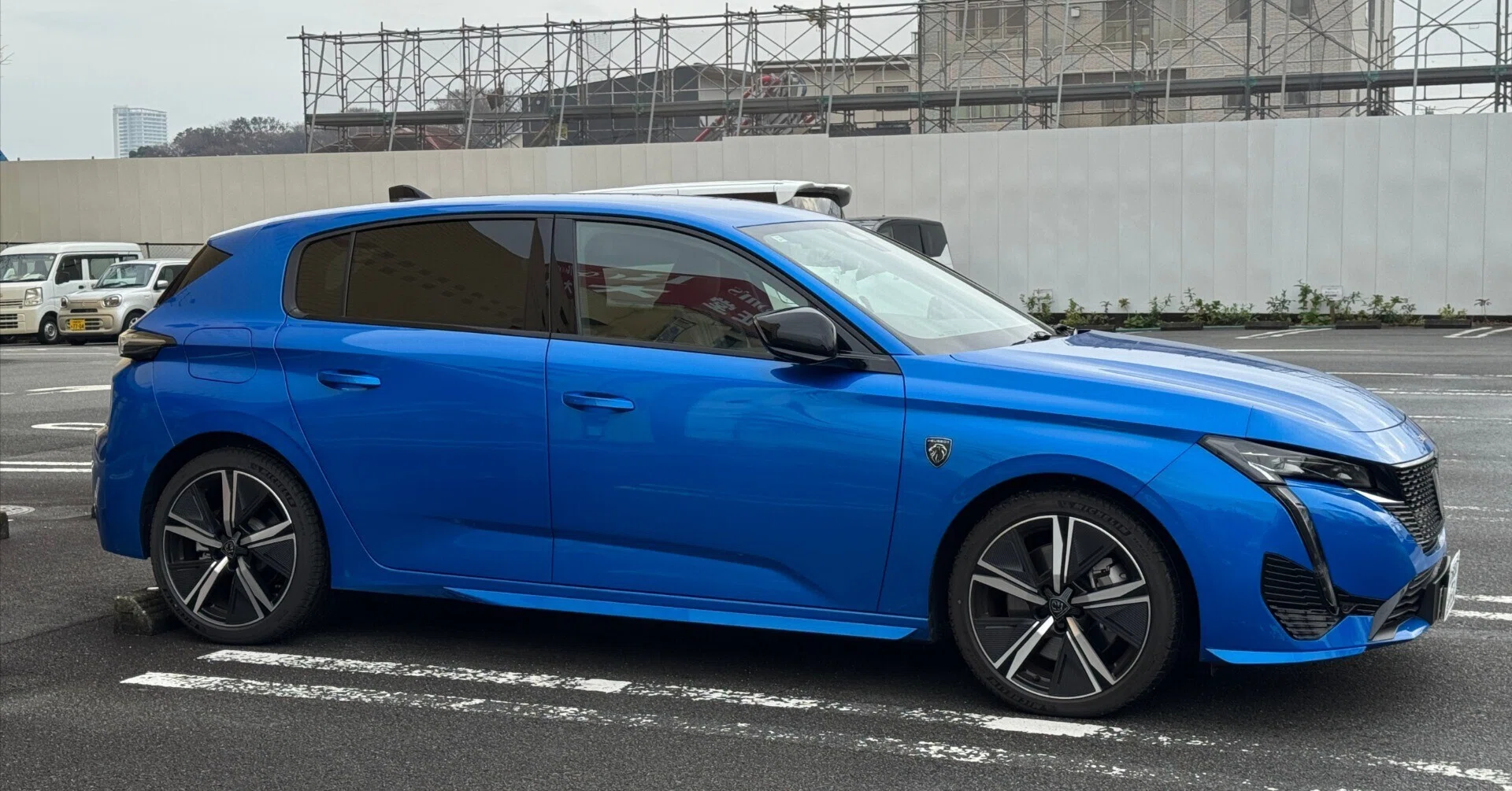 Peugeot308 Plug-in Hybrid 2025｜shinichiro_iwao