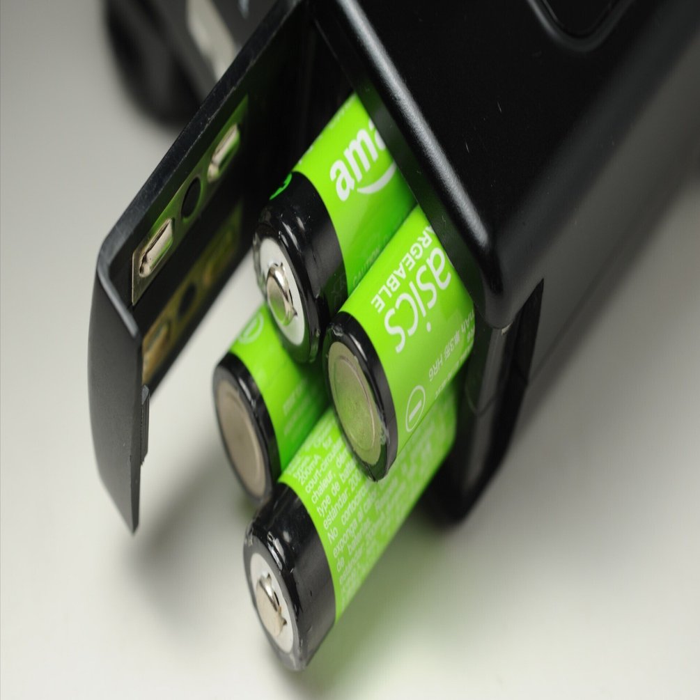 ストロボにはNi-MH（ニッケル水素）充電池｜オジサンの流儀【充電中】