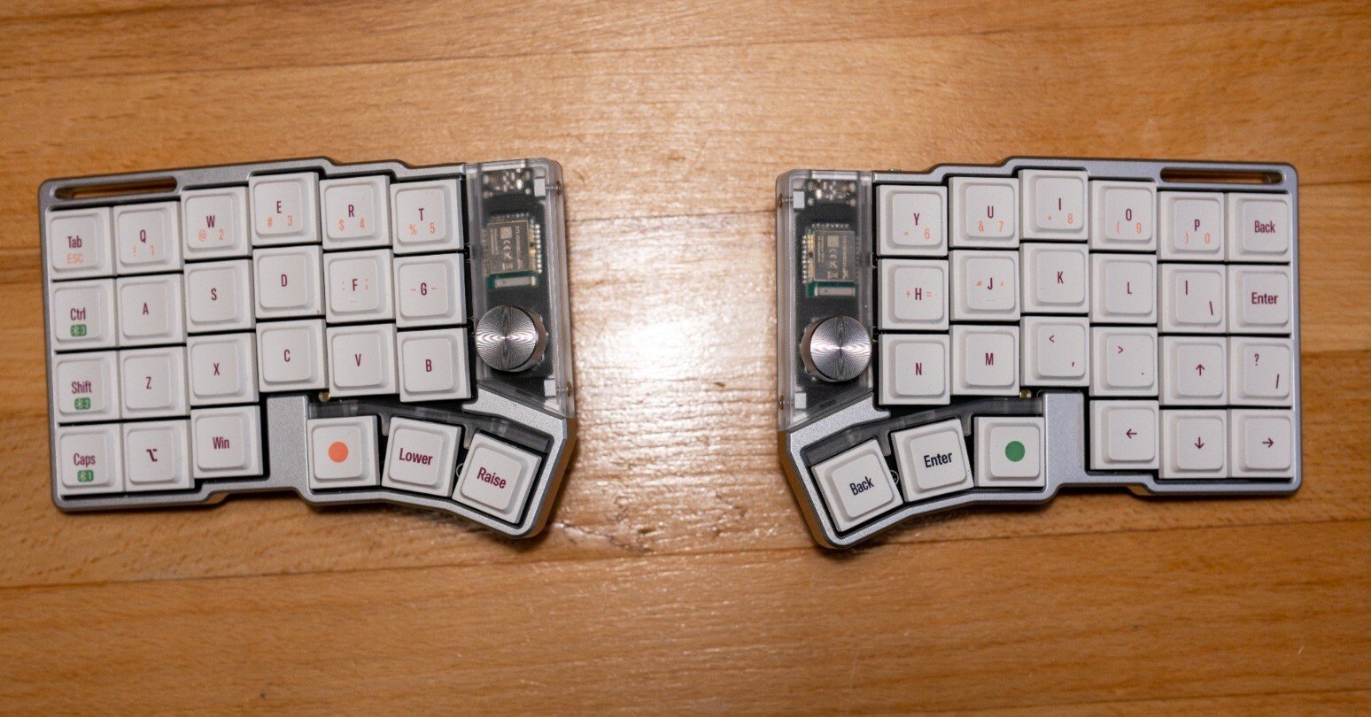 Cornix LP Black / Lofree void / 他 Cornix LP Review｜Fully wireless-enabled split 40% low-profile