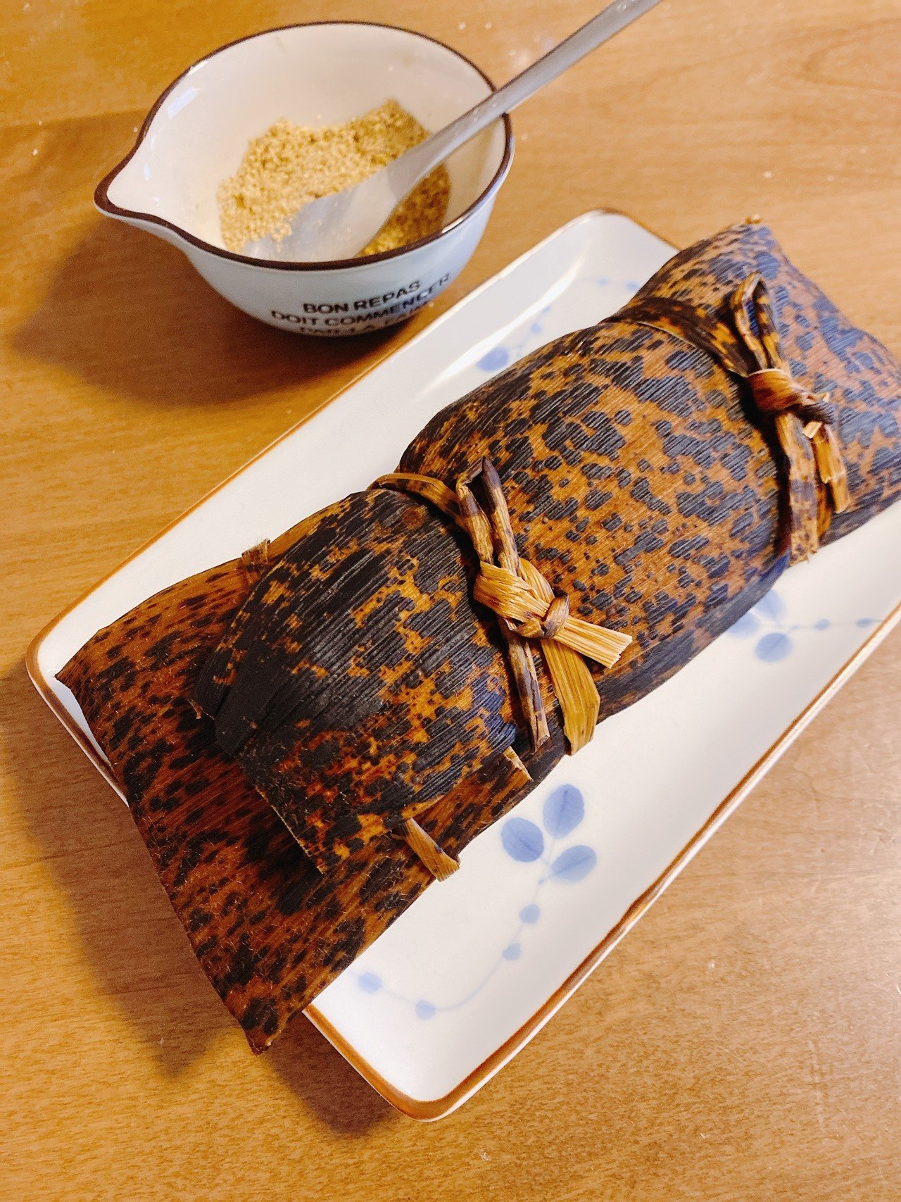 あくまき知ってる 宮崎県のソールフード 私の大好物 おばあちゃんから送ってもらった あくまき がとても美味しかったから 元気なくしてる 友達にあちこち郵送してきました 少しでも勇気づけられたらいいな ミネラルわちゃこ Note