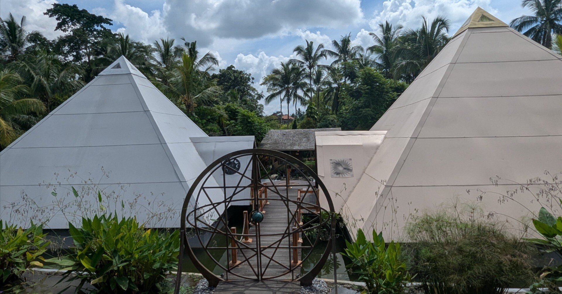 初めての海外ひとり旅 in バリ⑥運命のピラミッド｜村田利多