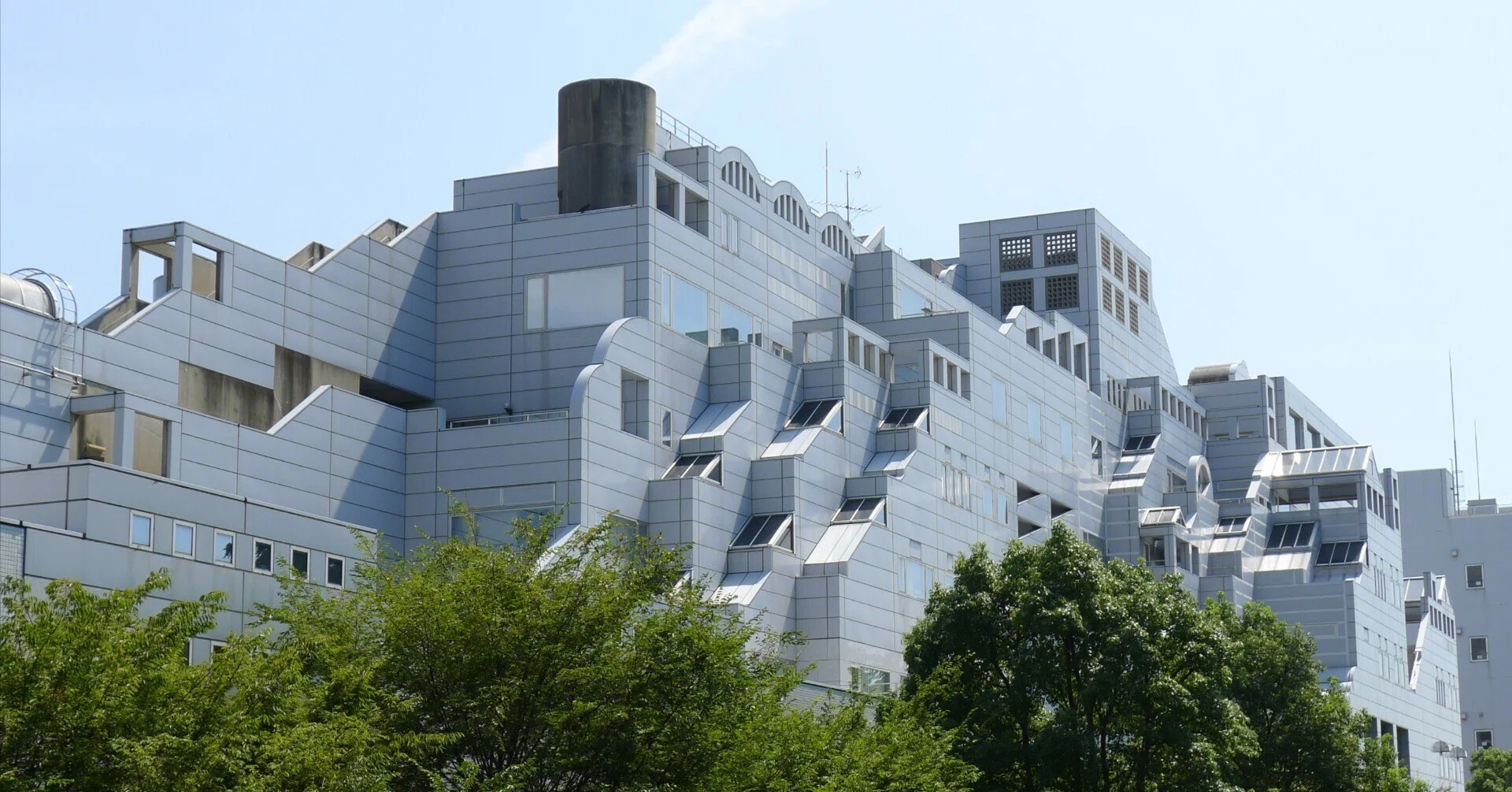 In Memory of Hiroshi Hara: Architecture Like a Future City and the