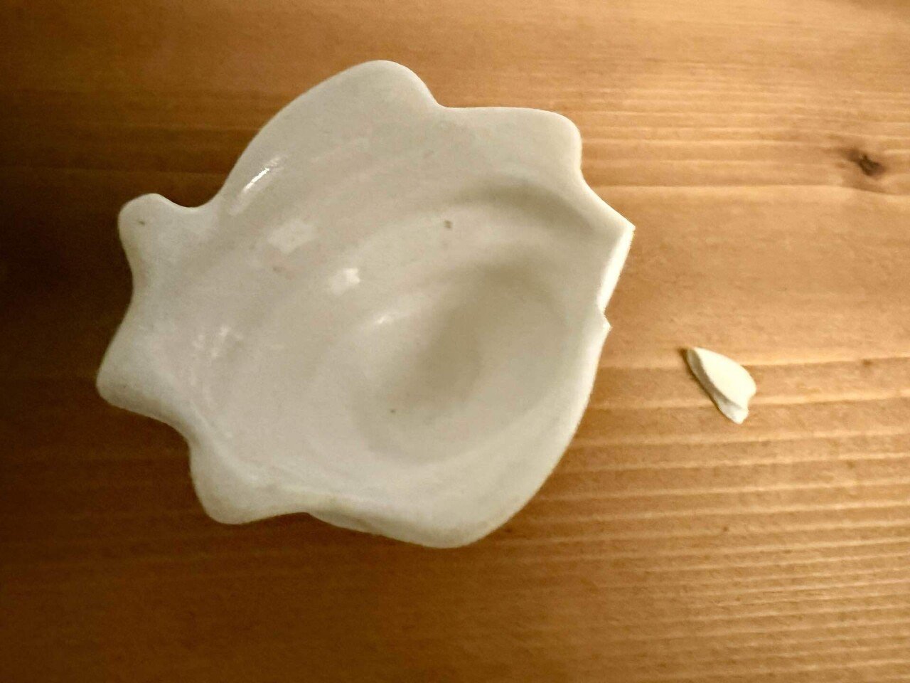 白磁素文盃洗　金継ぎ 白磁素文盃洗 金継ぎ 徳利・盃 | 京都 金継ぎ 白金堂