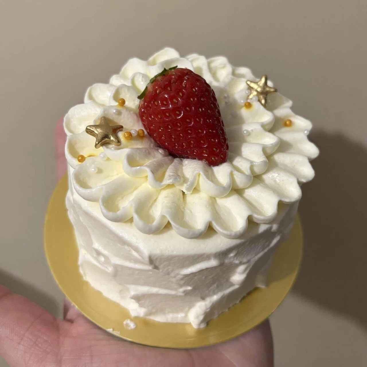 クリスマスにひとり用ホールケーキを食べた話￤ショートケーキ