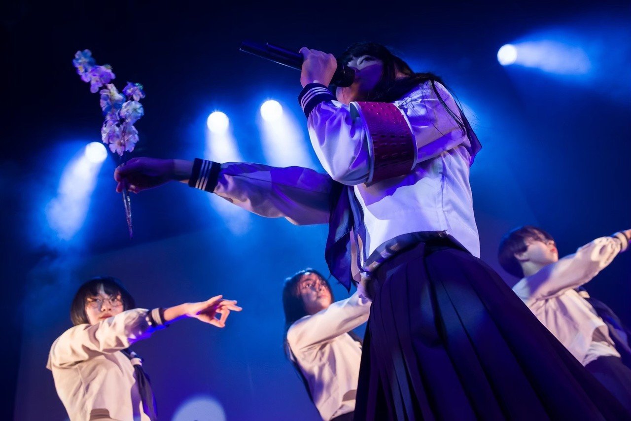 雨夜の接吻】ライブ写真｜ATARASHII GAKKO! - 新しい学校の