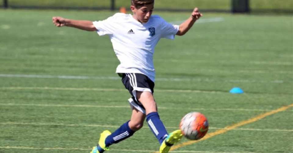 若年サッカー選手の傷害危険因子と生理学的システムの成長と発達 骨と筋腱複合体の成長速度のずれは 弛緩時に関連組織が受ける力を増大させ 骨端線の牽引損傷を引き起こす要因の一つとなる 中島 裕之 Hiroyuki Nakajima Note