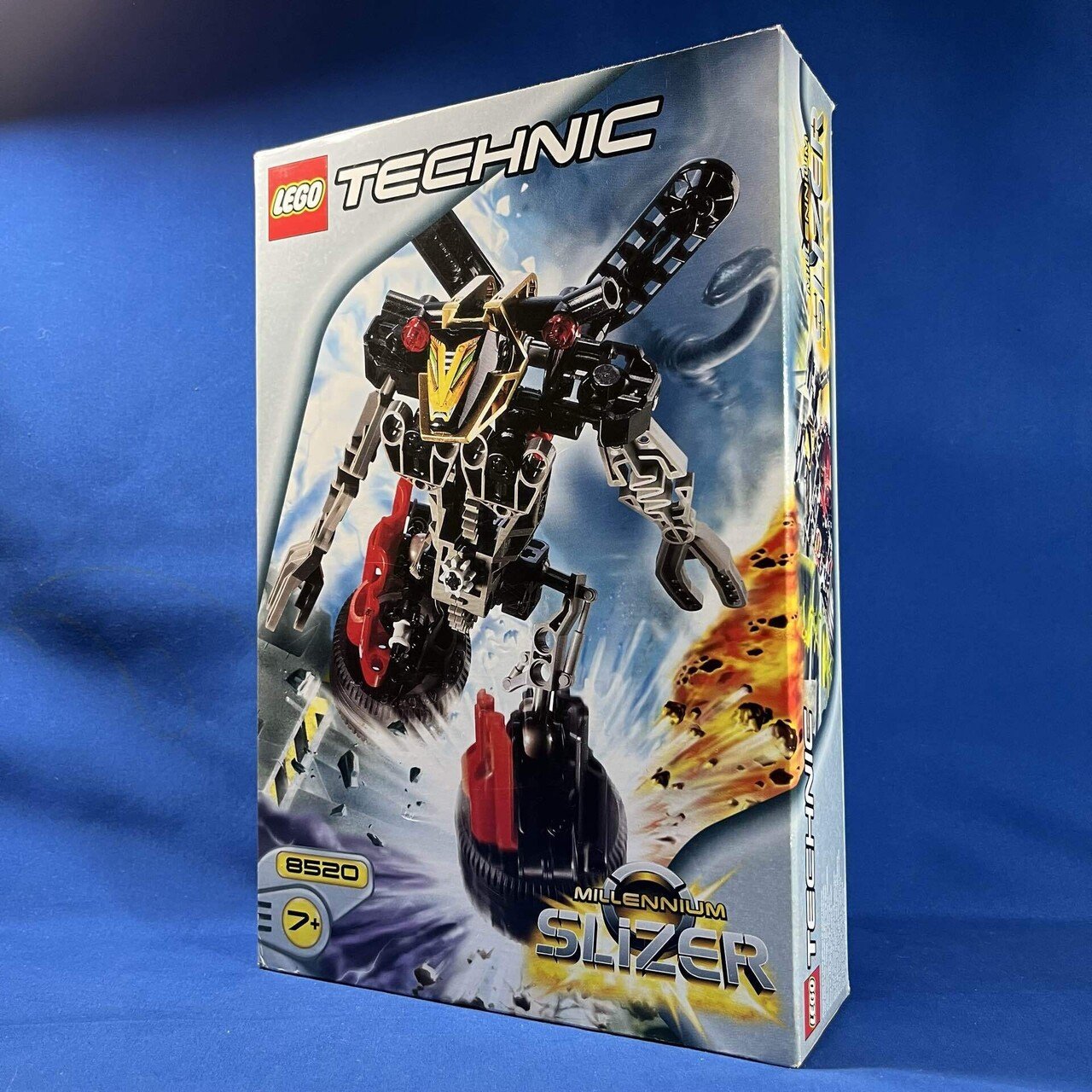 大晦日には隕石が降る！？“LEGO Slizer 8520 Millennium Slizer”｜Muniko